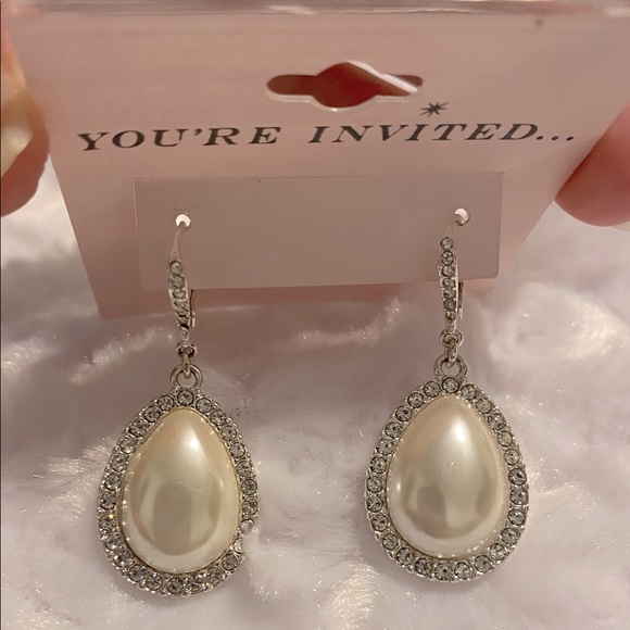 You’re Invited White Faux Pearl Drop Pierced Earrings - Picture 1 of 7